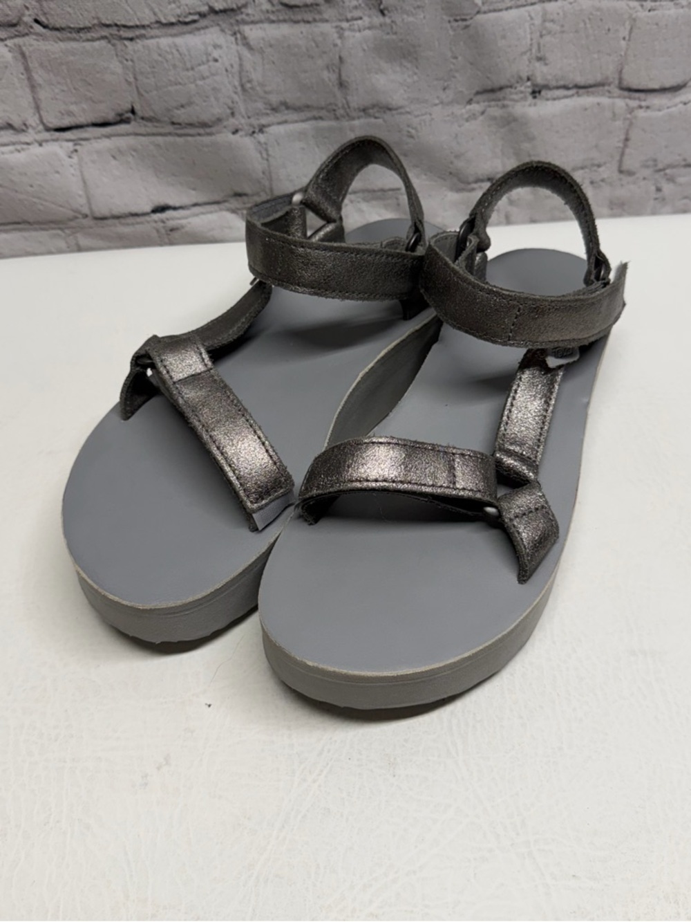 Teva Women's Metallic Charcoal Strap platform Sandals size 9
